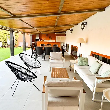 Villa Luxury Banana Haven With Pool By Tenpropertiesgc